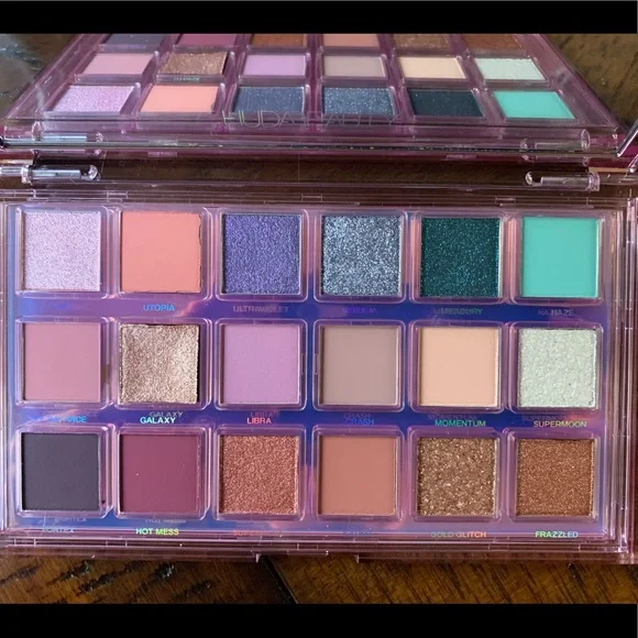 LAST ONE! HOST PICK! Huda Beauty Mercury Retrograde Eyeshadow Palette-New! - Picture 1 of 6